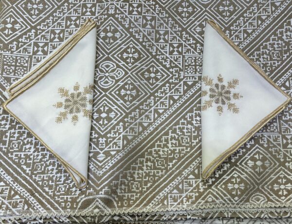 Nappe Brodée 180/180 + 8 Serviettes 35/35 منديل مطرز